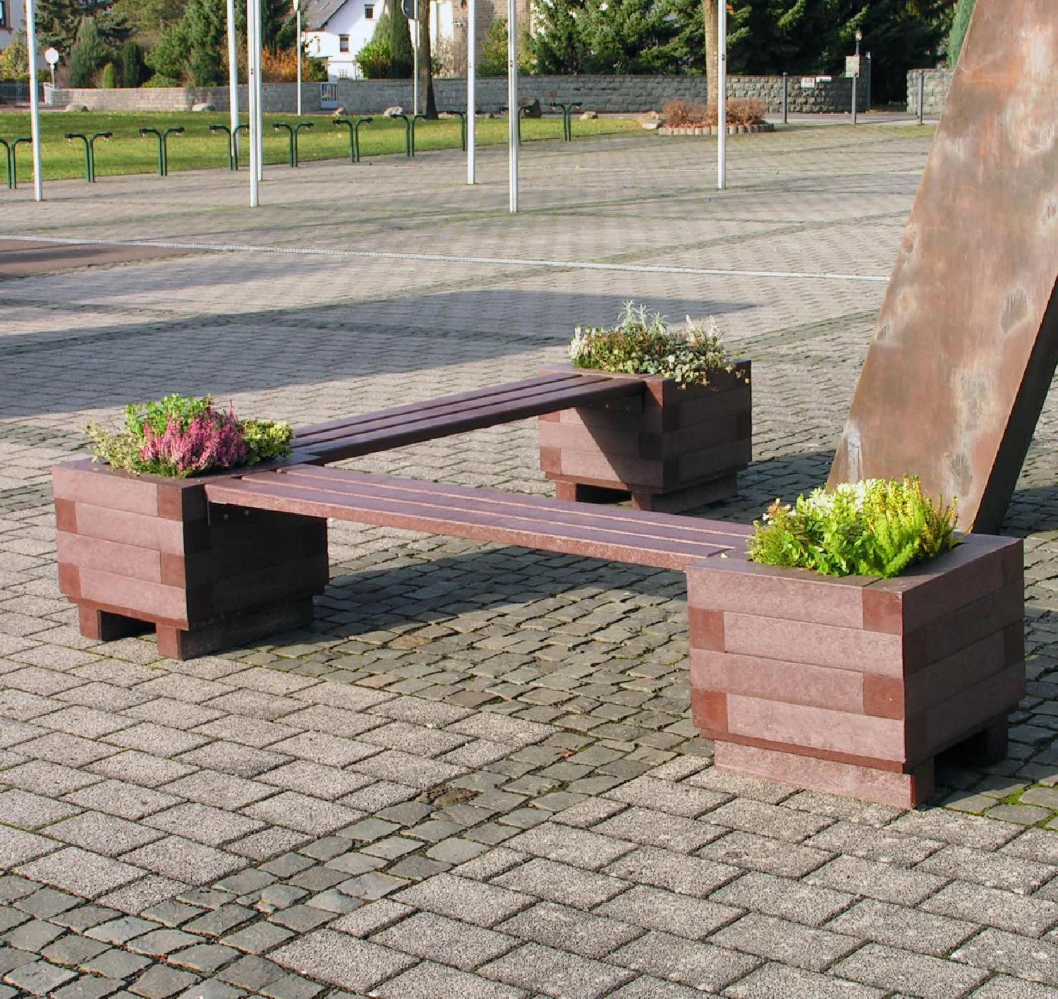 hanit Benches with planter
