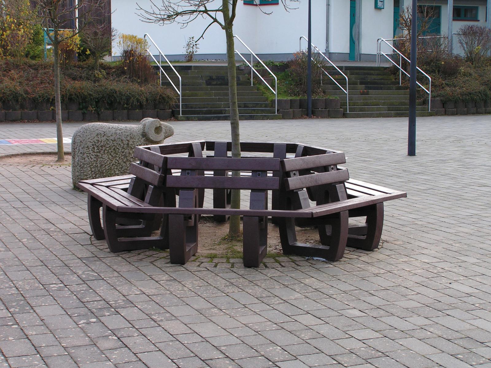 Gatton round bench
